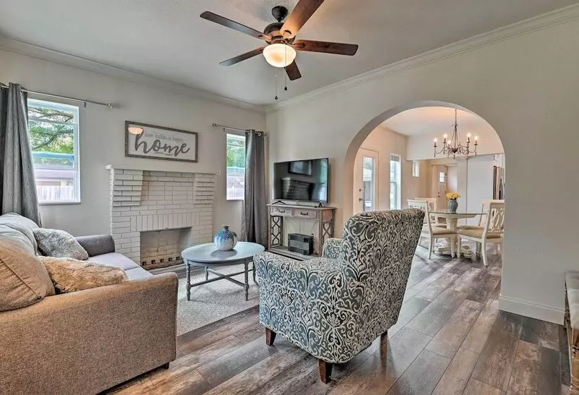 Walk To Dtwn: Winter Garden Home W/ Patio