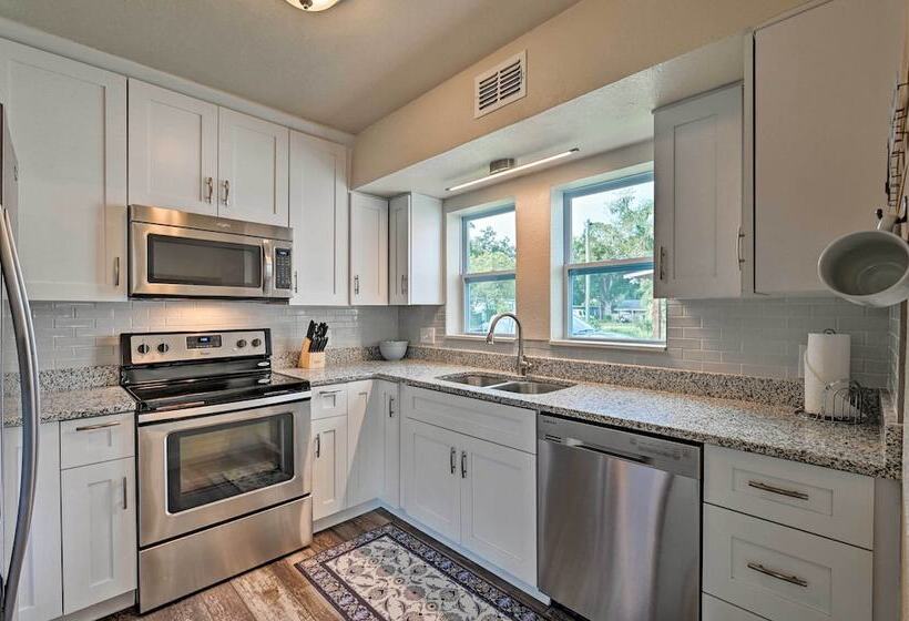 Walk To Dtwn: Winter Garden Home W/ Patio