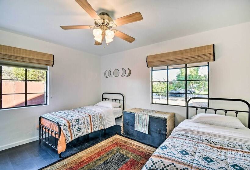 Sun Lit Phoenix Gem: Backyard Entertainment Patio!