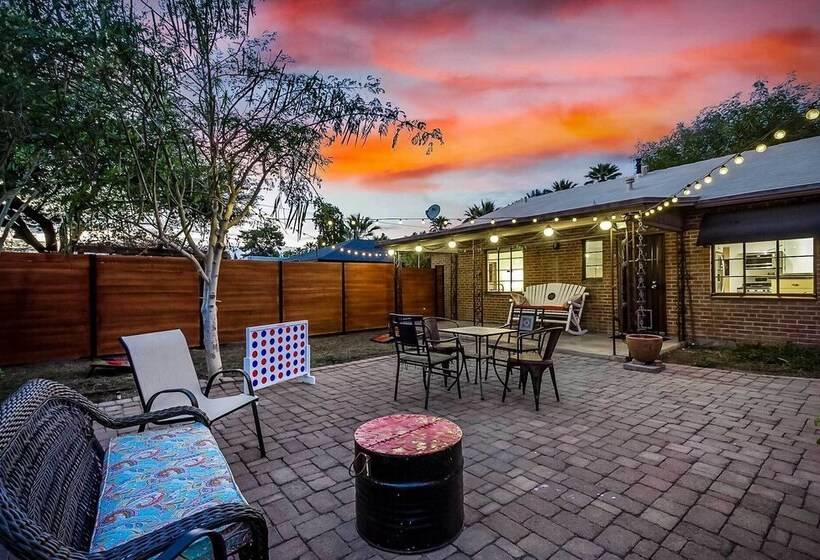 Sun Lit Phoenix Gem: Backyard Entertainment Patio!