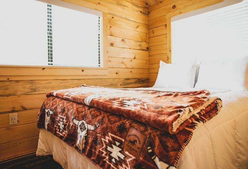 The Big Texan   Cabins And Wagons