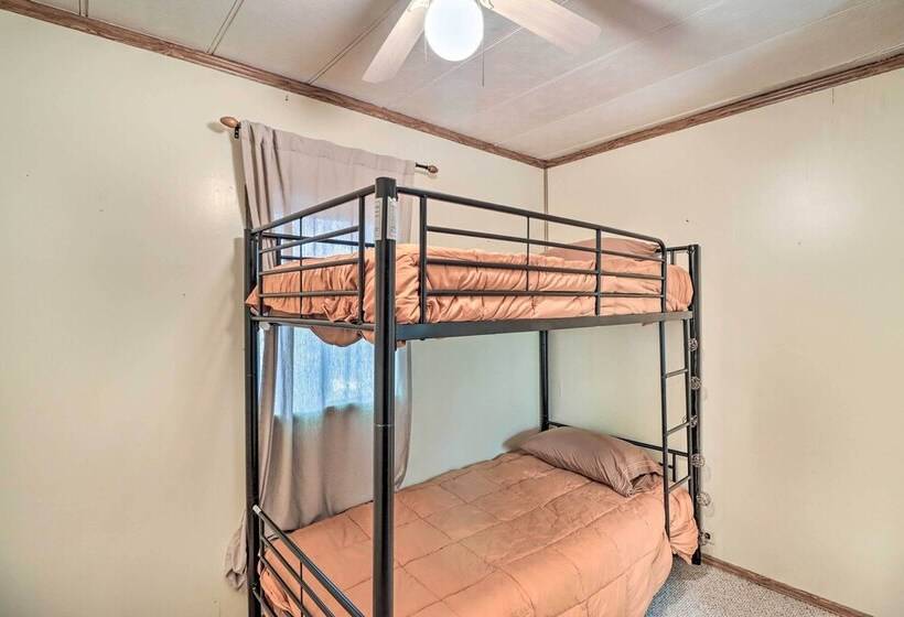 Edgemont Home W/ Deck ~ 9 Mi To Greers Ferry Lake!