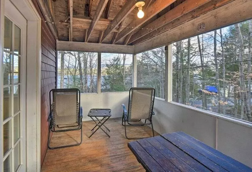 Updated Bristol Lakehouse W/ Kayaks & Beach Access