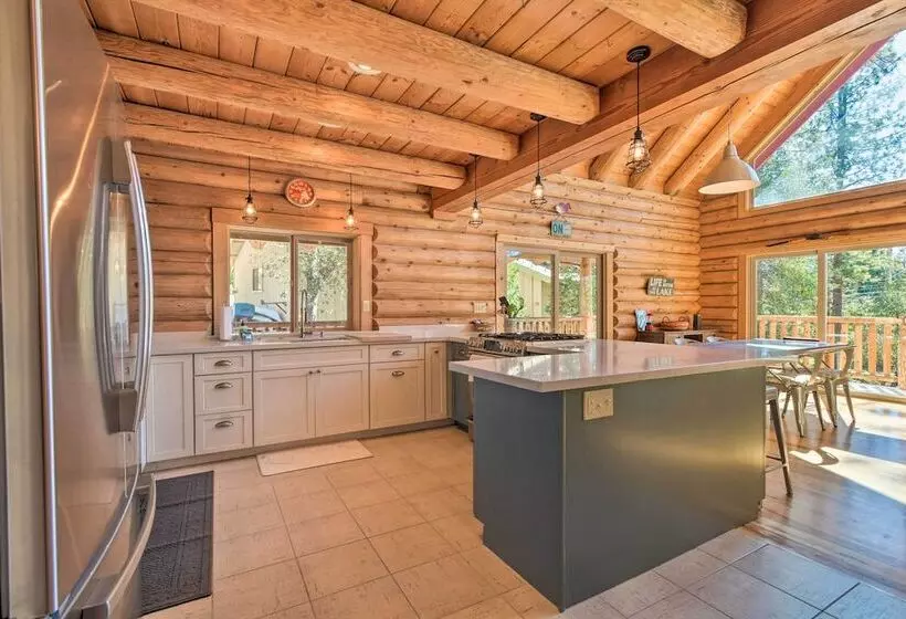 Updated Groveland Cabin W/ Wraparound Deck!