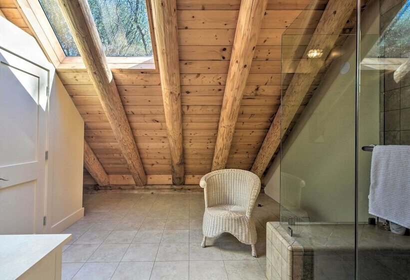 Updated Groveland Cabin W/ Wraparound Deck!