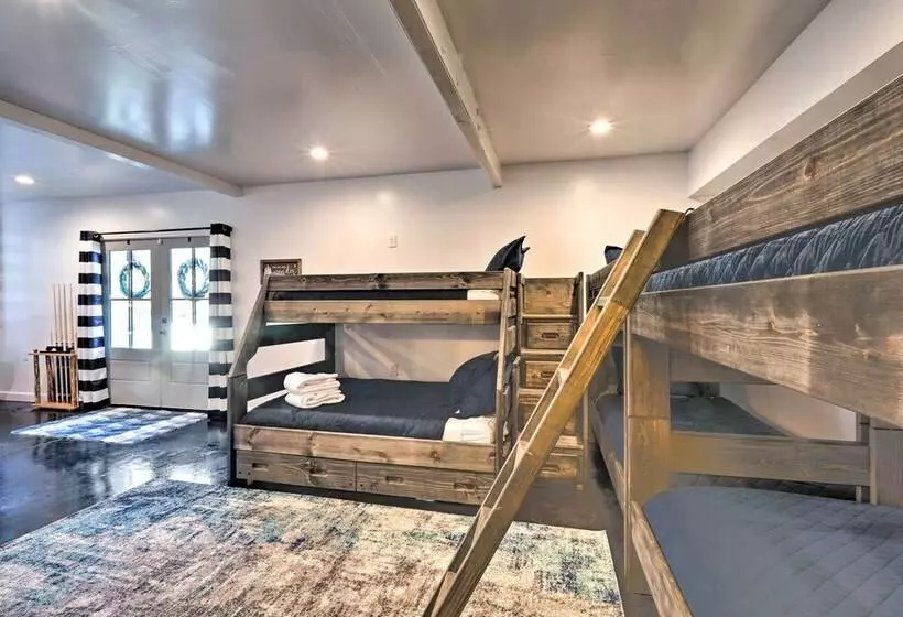 Mtn View Cabin W/ Game Room & Deck In Flagstaff