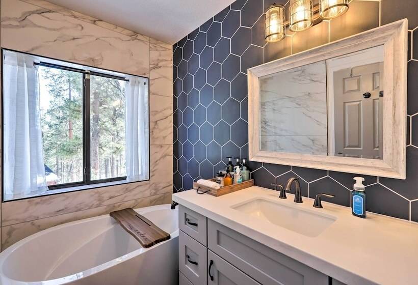 Mtn View Cabin W/ Game Room & Deck In Flagstaff