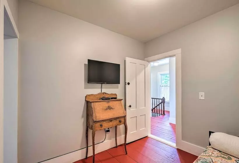 Bright Lake Winnipesaukee Home   Walk To Town