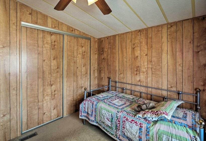 Bullhead City Home W/ Fire Pit Walk To Co River!