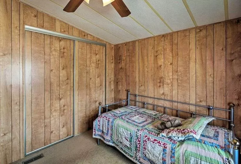 Bullhead City Home W/ Fire Pit   Walk To Co River!