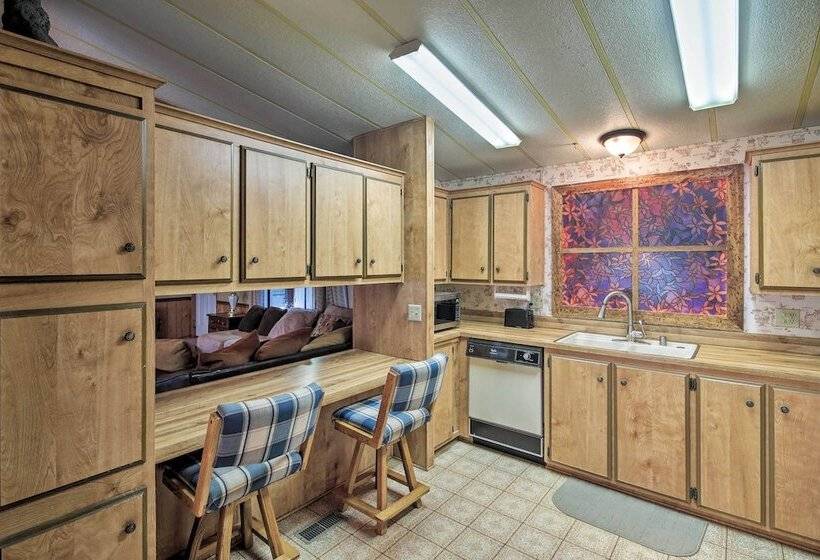 Bullhead City Home W/ Fire Pit Walk To Co River!