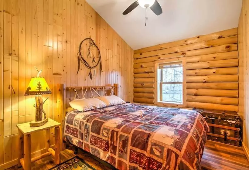 Cabin By The River: Visited By Treehouse Masters!