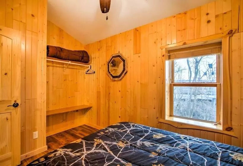 Cabin By The River: Visited By Treehouse Masters!