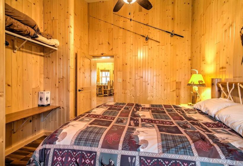 Cabin By The River: Visited By Treehouse Masters!