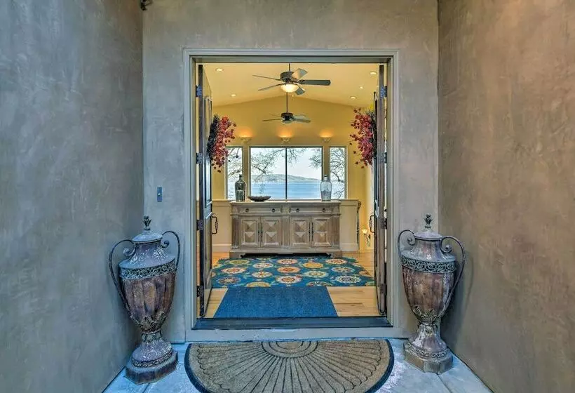 Casa D Amore : Extravagant Lakefront Villa!