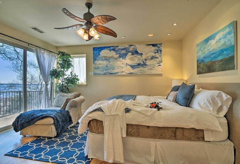 Casa D Amore : Extravagant Lakefront Villa!