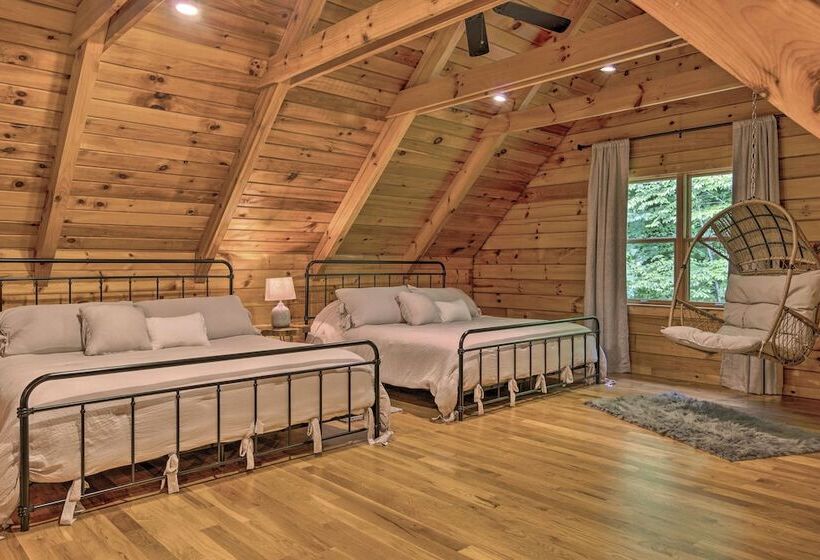 7 Mi To Ski Slopes: Mars Hill Cabin W/ Hot Tub!