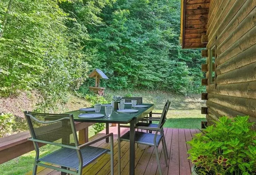 7 Mi To Ski Slopes: Mars Hill Cabin W/ Hot Tub!