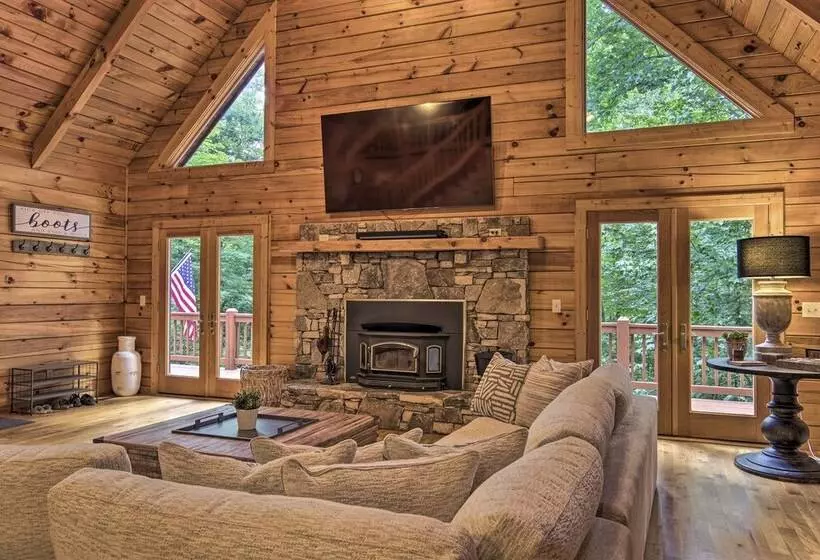 7 Mi To Ski Slopes: Mars Hill Cabin W/ Hot Tub!