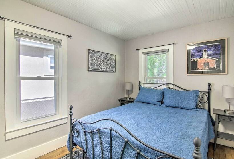 Colorado Springs Bungalow Walk To Downtown!