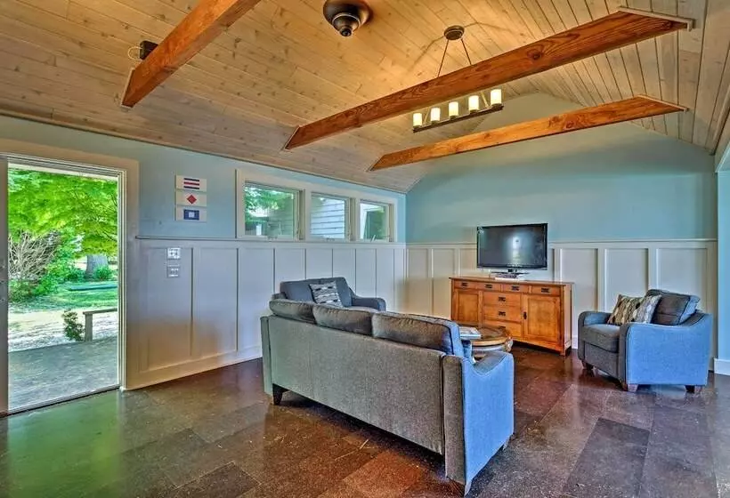 Common Fence Point Cottage W/ Ocean Views!