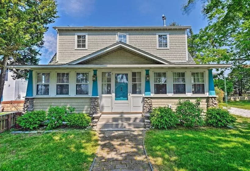 Common Fence Point Cottage W/ Ocean Views!