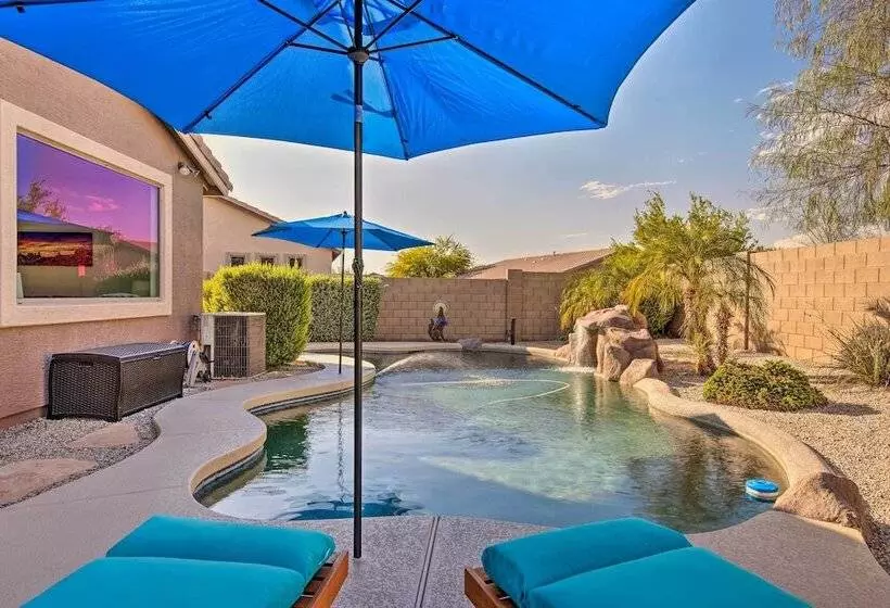 Contemporary Goodyear Refuge W/ Sunny Private Pool