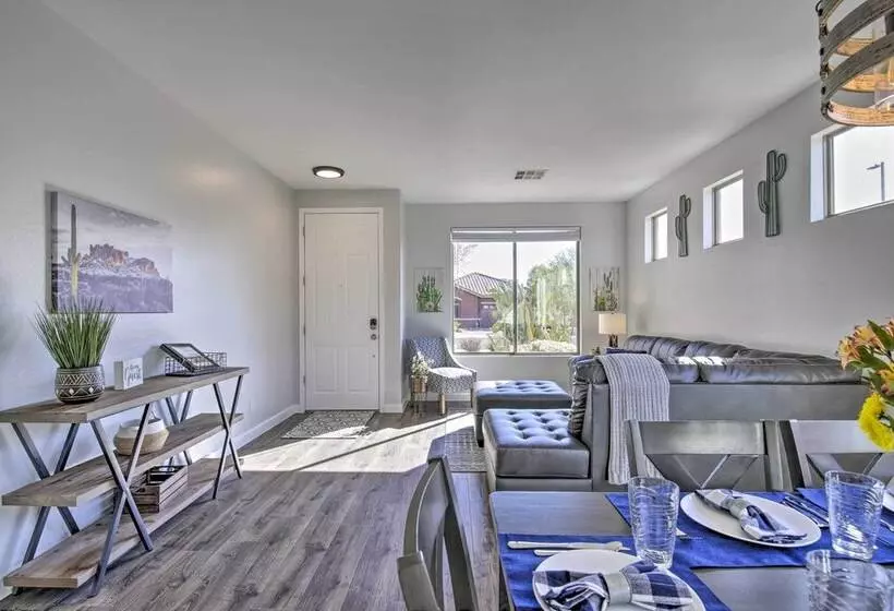 Contemporary Goodyear Refuge W/ Sunny Private Pool