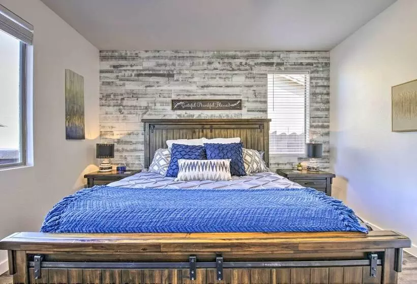 Contemporary Goodyear Refuge W/ Sunny Private Pool