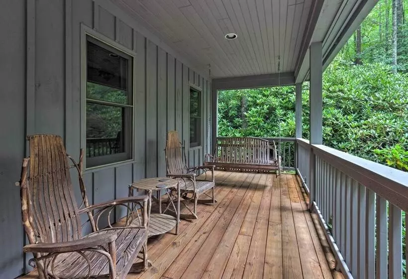 Creekside Mtn Retreat By Waterfalls & Hiking!