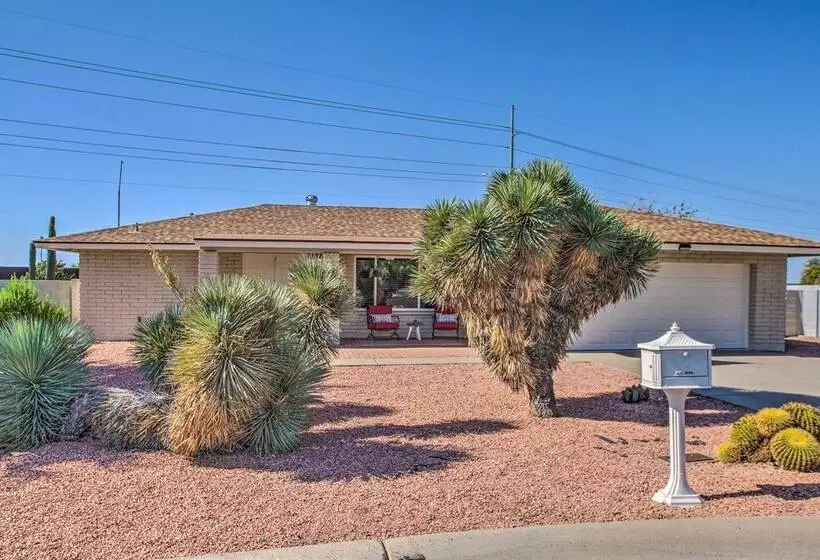 Pet Friendly Arizona Escape: Golf & Hike Nearby!