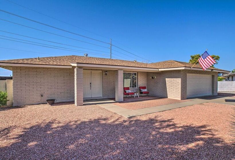 Pet Friendly Arizona Escape: Golf & Hike Nearby!