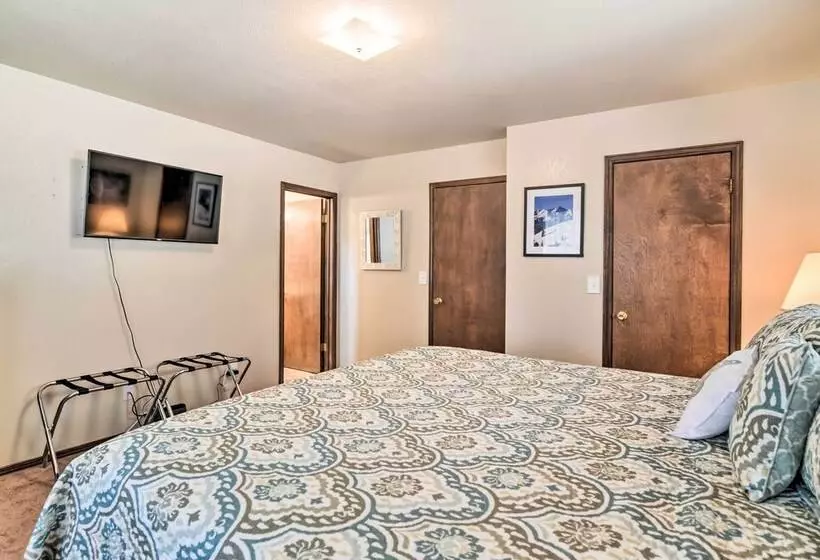 Flagstaff Home W/back Deck   5 Mi To Downtown