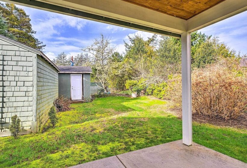 Hammond Home 2 Blocks To Marina & Columbia River!