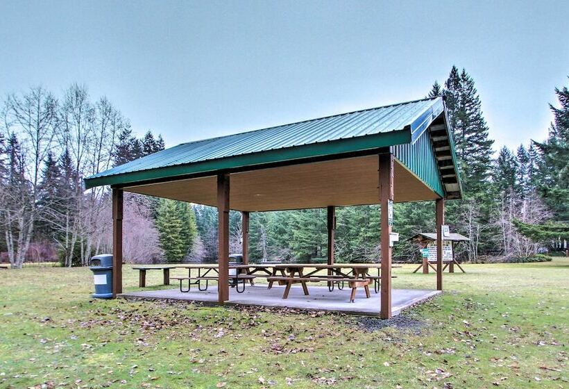 Home W/ Hot Tub < 5 Miles To Rainier National Park