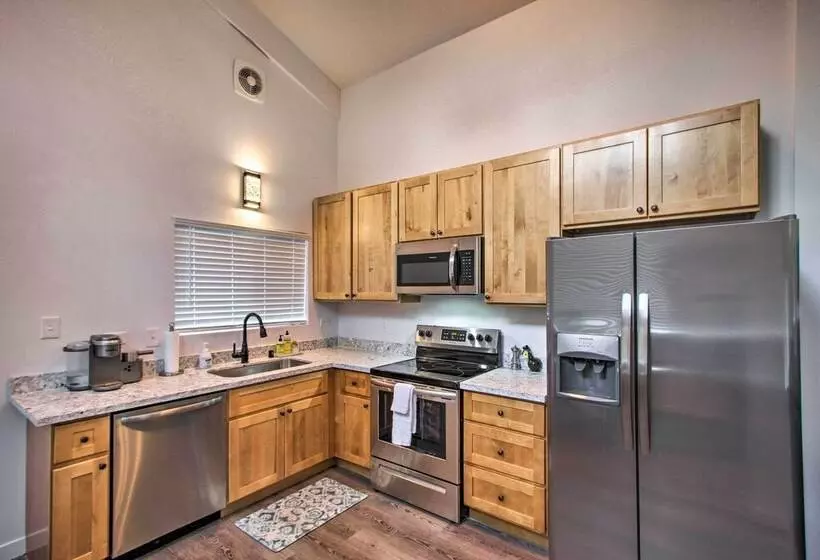 Home W/ Hot Tub < 5 Miles To Rainier National Park