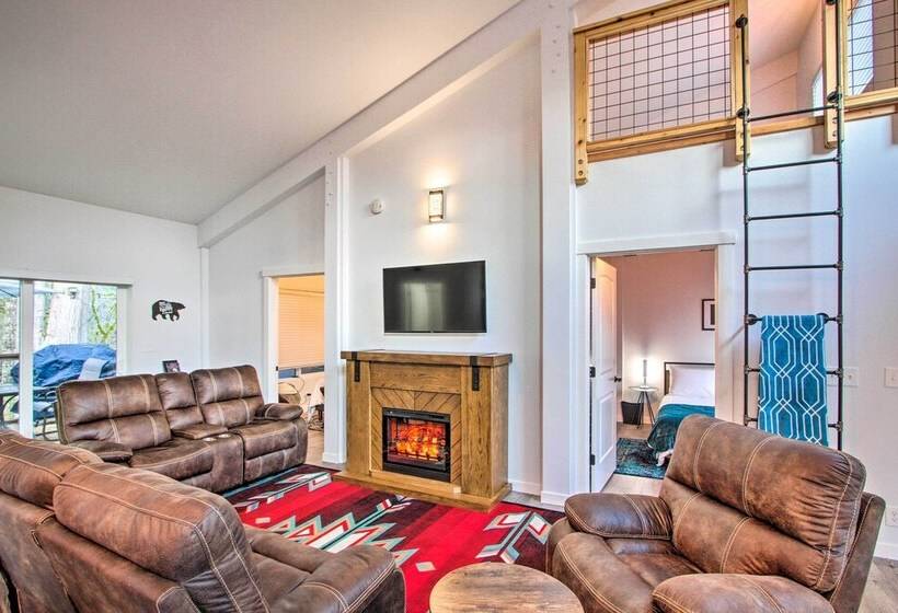 Home W/ Hot Tub < 5 Miles To Rainier National Park