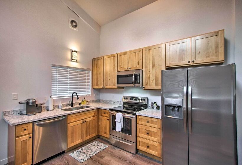 Home W/ Hot Tub < 5 Miles To Rainier National Park