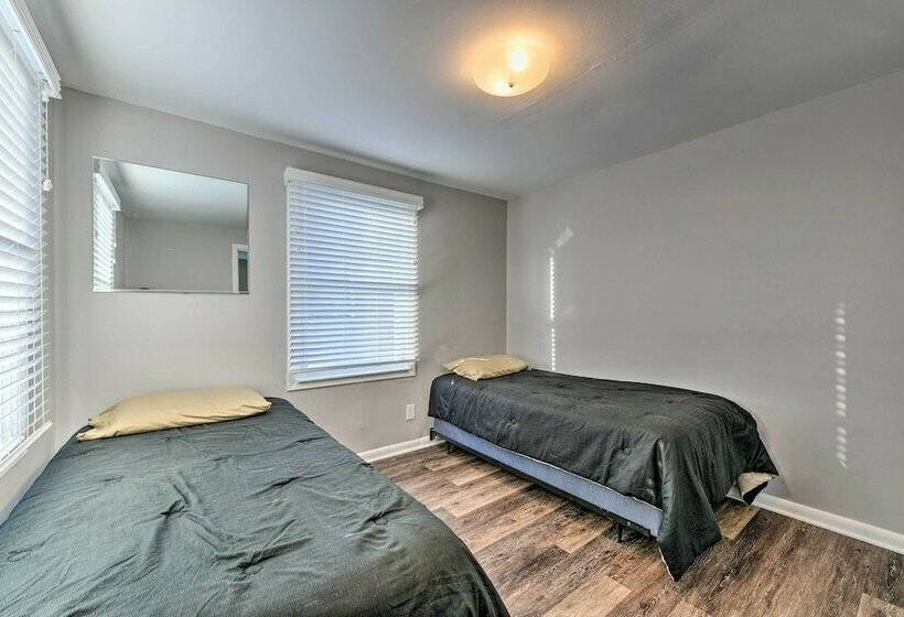 Gulf Coast Cottage   Walk To Beach & Boardwalk!