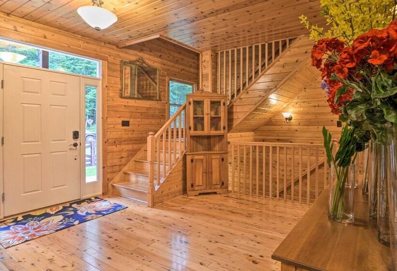 Idyllic Mtn Retreat W/ Hot Tub Near Shenandoah Np!