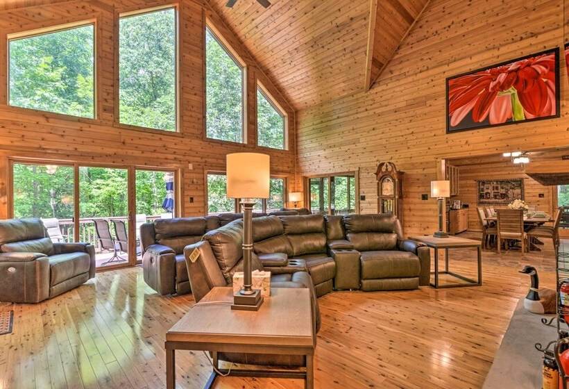 Idyllic Mtn Retreat W/ Hot Tub Near Shenandoah Np!