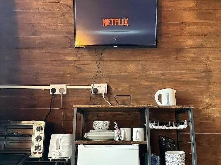 Woodland Camping Pod With Use Of Campsite Bathroom