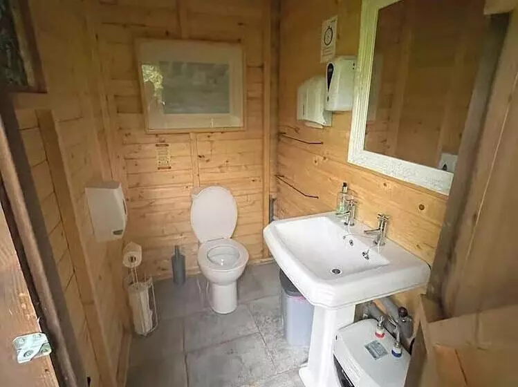 Woodland Camping Pod With Use Of Campsite Bathroom