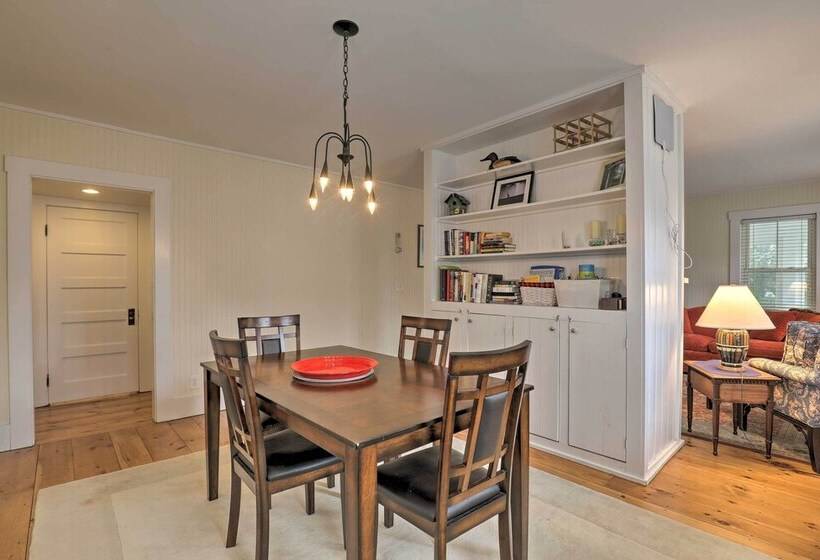 Kennebunk Cottage W/ Yard < 1 Mi To Beach!