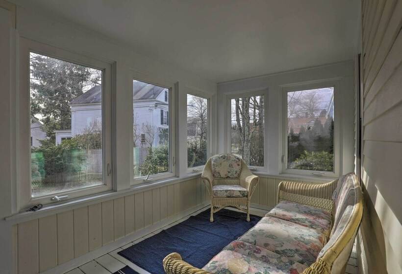 Kennebunk Cottage W/ Yard < 1 Mi To Beach!