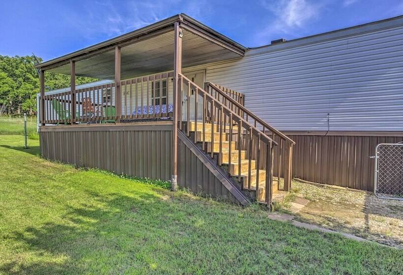 Lake Texoma Cabin Near Willow Springs Marina!