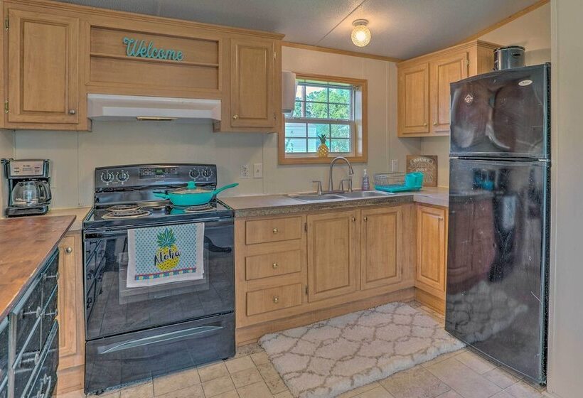 Lake Texoma Cabin Near Willow Springs Marina!