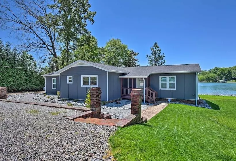 Lakefront Retreat W/ Kayaks & Paddleboards!