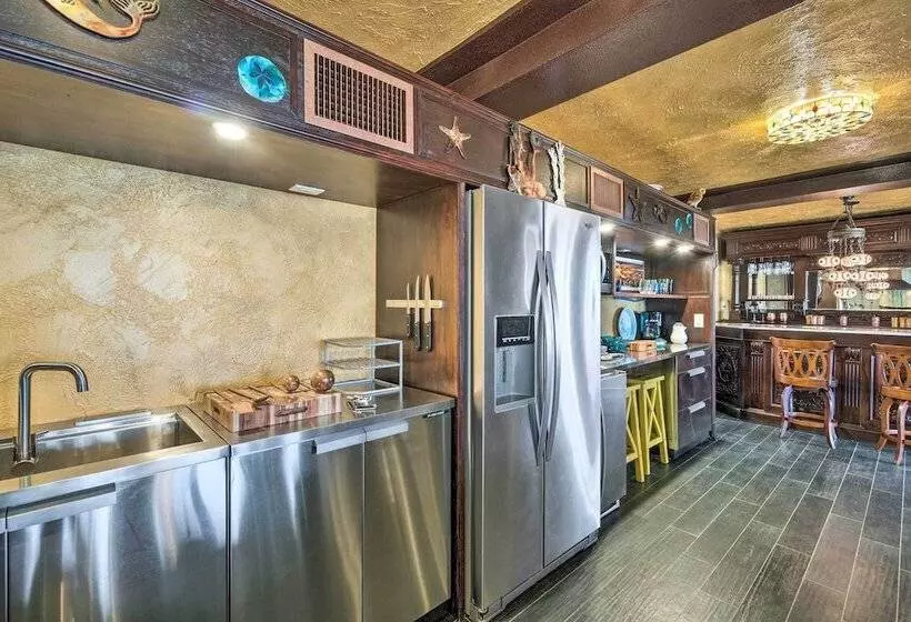 Beachfront Home On Gulf Of Mexico W/ Indoor Pool