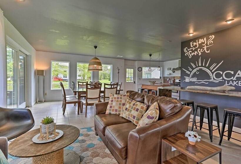 Luxe Lakefront Family Cottage: Private Beach, Dock